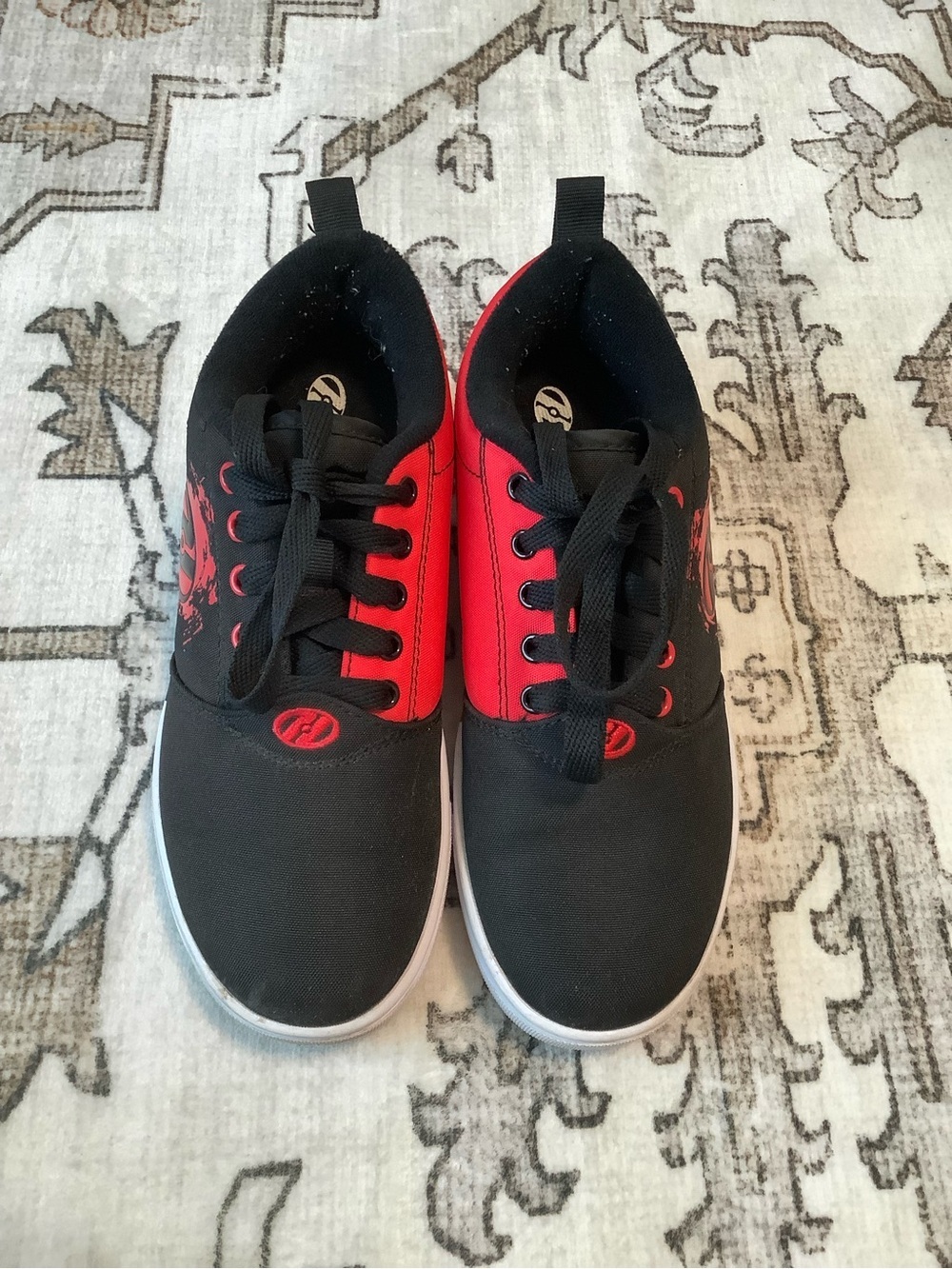 Heelys Black and Red Dual-Color Skate Shoes - Picture 3 of 6